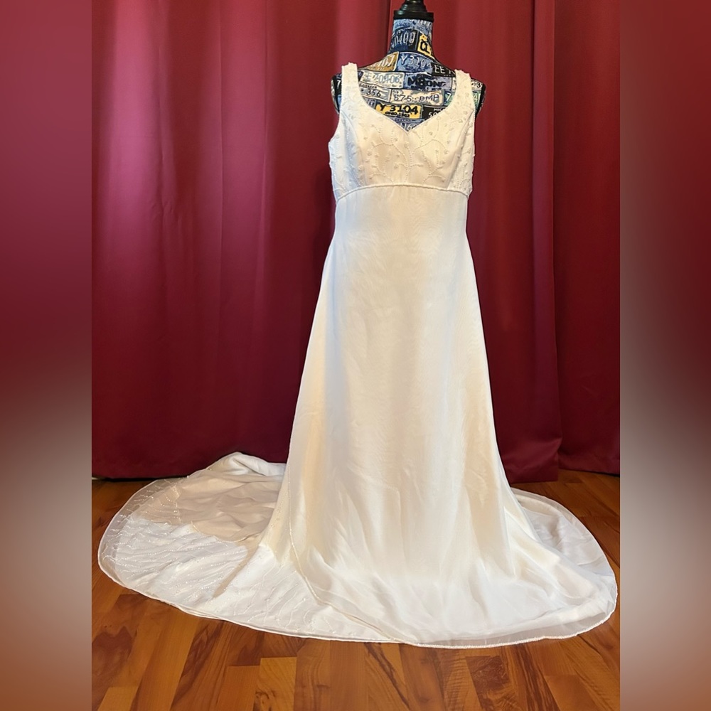 Alfred Angelo wedding dress with beaded bodice and hem short train 14